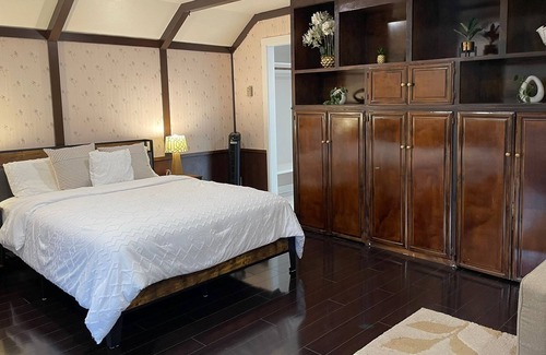 Noble Cottage | Luxury Guest Suite with Private entrance in San Jose.