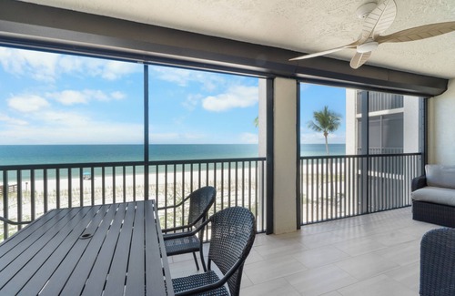 Vanderbilt Beach Condo | Luxury Gulf Shore 3-Bed Beachfront Condo
