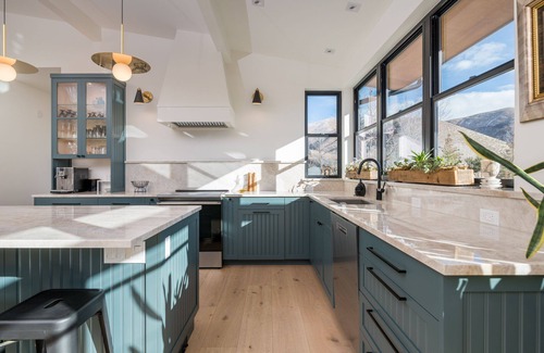 Hailey House | Luxury Hailey Home: Outdoor Oasis with Hot Tub