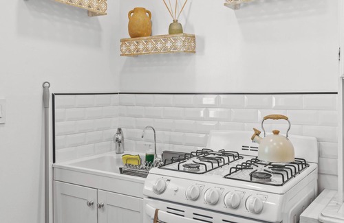 Hawthorne Apartment | Luxury Hawthorne Suite-Near LAX/SoFi/SpaceX