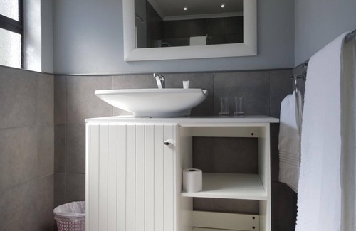 Newcastle House | Luxury Heights Guesthouse