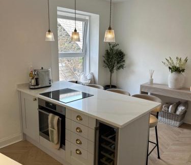 Moffat Apartment | Luxury High Street Apartment