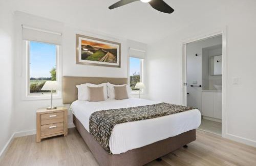 Cowes Villa | Luxury Hills Villa Retreat Phillip Island Resort