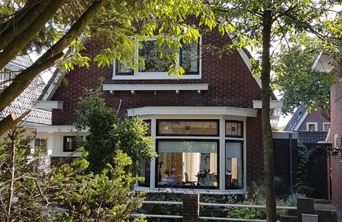 Heiloo House | Luxury Holiday Home in Heiloo with Terrace and Garden