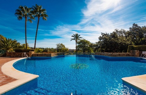 Elviria Apartment | Luxury holiday home with sea views in Elviria Hills