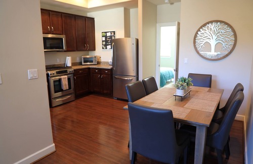 Riverside House | Luxury Home/Downtown Tempe/ASU/Mill Ave/Tempe Lake