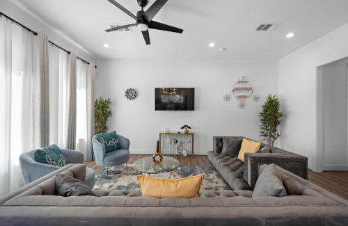 Riverside Terrace House | Luxury Home Near Med Center, Uptown & Downtown