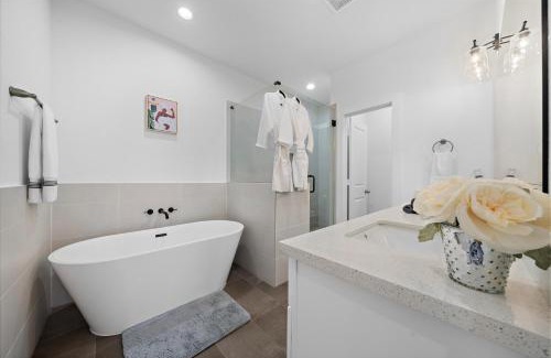 Riverside Terrace House | Luxury Home Near Med Center, Uptown & Downtown