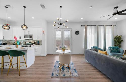 Riverside Terrace House | Luxury Home Near Med Center, Uptown & Downtown