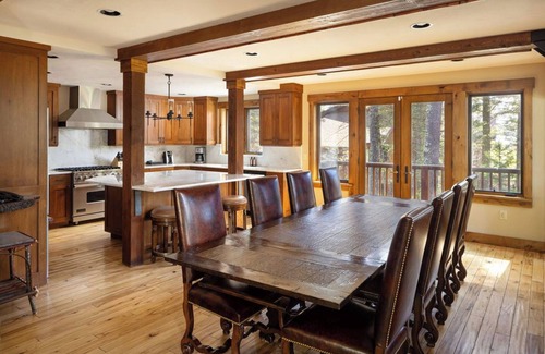 Teton Village House | Luxury Home - Private Hot Tub - Sleeps 16. Just one mile from Grand Teton NP.