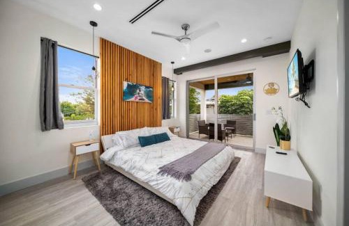 Victoria Park House | Luxury Home w 2 Pools near Beach