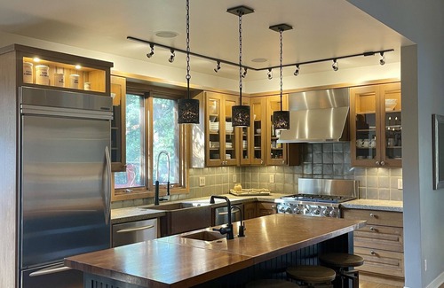 Union Pier House | Luxury home w Assoc pool, private hot tub. Walk to lake, restaurants,brewery