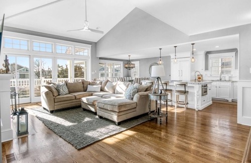 Avalon House | Luxury Home with Heated Pool, elevator & Steps to the beach with Ocean views!