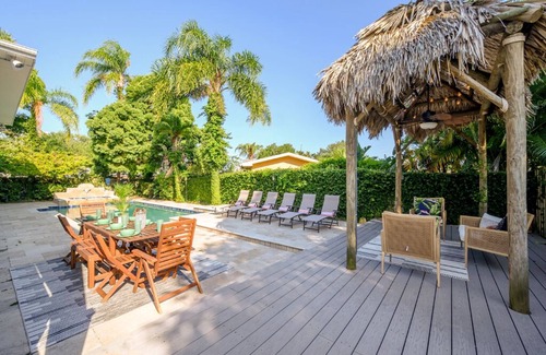 Harbor Hills House | Luxury Home with Pool and Hot Tub + Minutes to Indian Rocks Beach + Sleeps 20!