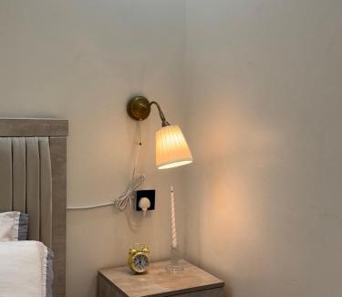 Ghirnatah Apartment | Luxury hotel suite with one bedroom and a living room