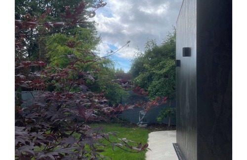 Dublin House | Luxury house, 3 double en-suite bedrooms, large garden in Dublin City Centre.