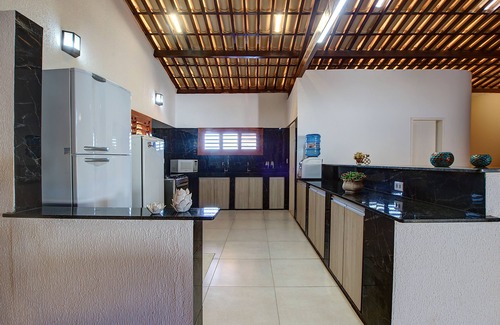 Porto das Dunas House | Luxury House BEACH PARK-7 SUITES AR/TV-27 People-50m from Beach