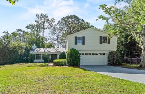 Florida Central Atlantic Coast Villa | Luxury house on the Lake near Universal Studious