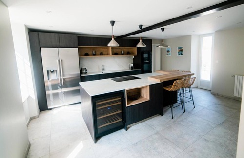 Grosville Cottage | Luxury House with Indoor Pool and Enclosed Garden