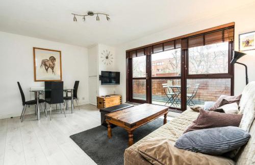 Holloway Apartment | Luxury Islington Apartment with Balcony Islington