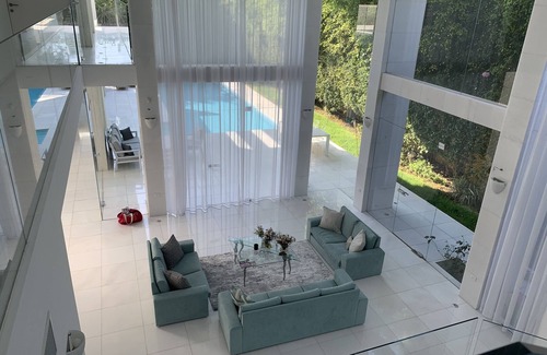 Kfar Shmaryahu Villa | luxury kfar shmaryahu villa 6 bedrooms for rent