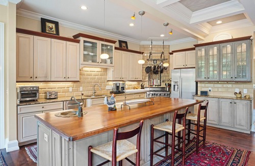 Vanderhorst Plantation House | Luxury Kiawah Home with Amazing Private Pool and Walk to the Beach