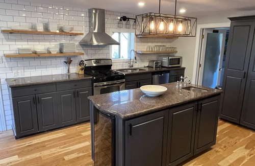 Saint-Anicet Cottage | Luxury Lake House with Sauna & Hot Tub across from beach