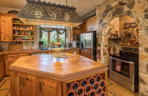 Mouth Of Pedernales House | Luxury Lakefront Escape: Massage, Yoga, Winery, Kayaks, SUPs, Krause Springs!