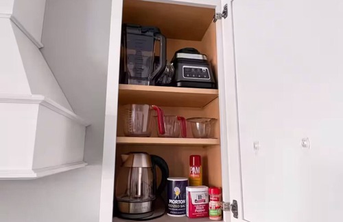 Bayberry House | Luxury Lakefront Family Retreat