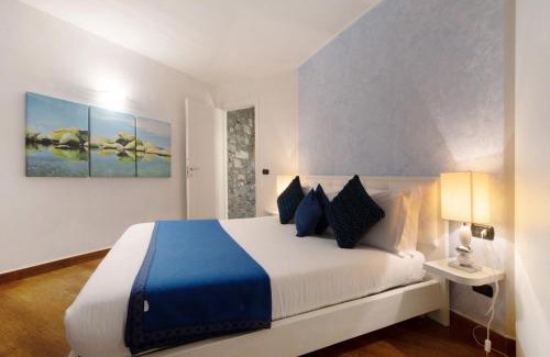 Lezzeno House | Luxury Lakefront Property