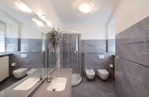 Lezzeno House | Luxury Lakefront Property