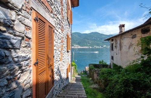 Lezzeno House | Luxury Lakefront Property