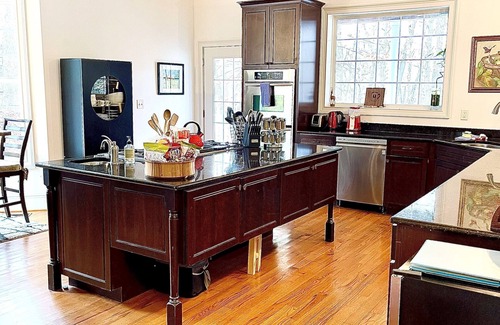 Townville House | Luxury Lakefront Retreat on lake Hartwell 18 miles from Clemson