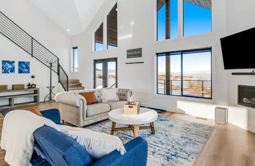 Fish Haven House | Luxury Lakeside Estate Full Lake and Mt views