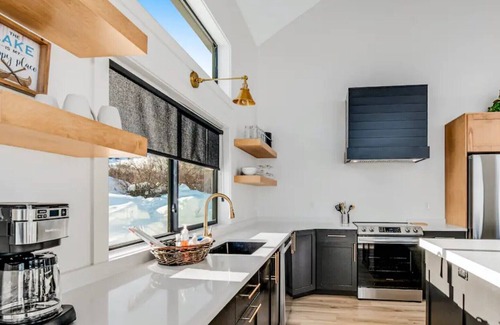 Fish Haven House | Luxury Lakeside Estate Full Lake and Mt views