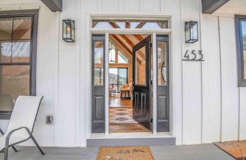 Hidden Springs House | Luxury Lakeside Living at Knot Working on Norris Lake