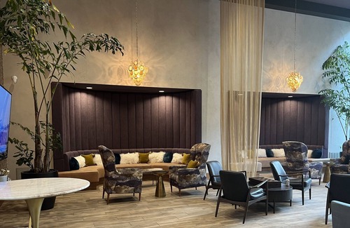 Laguna Hills Apartment | Luxury Living 10 mini from Laguna Beach