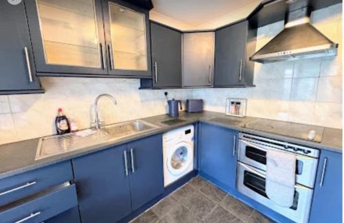 Fordwich House | Luxury Living in Canterbury with Hot Tub and Parking