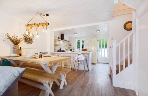 South Cerney Cabin | Luxury lodge in the heart of the Cotswolds