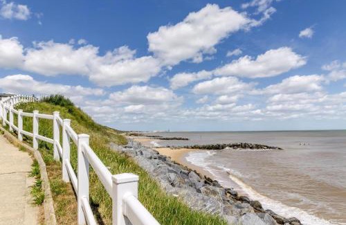 Hopton on Sea Cabin | Luxury Lodge With Stunning Full Sea Views At Hopton Ref 80010W