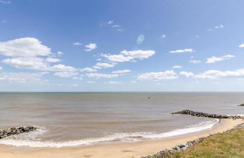 Hopton on Sea Cabin | Luxury Lodge With Stunning Full Sea Views At Hopton Ref 80010W