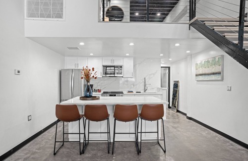 Cortez Hill Apartment | LUXURY Loft- Across the street from Balboa Park & Zoo, Little Italy & Petco Park