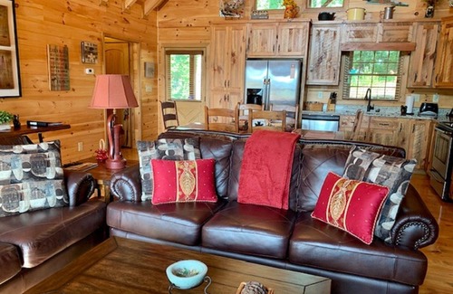 Ellijay Cabin | Luxury Log Cabin - Fine Cabin Living!