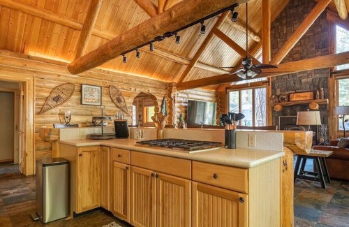 Evergreen Estates Cabin | Luxury Log Cabin ~ with game room minutes away from Snow Summit Slopes