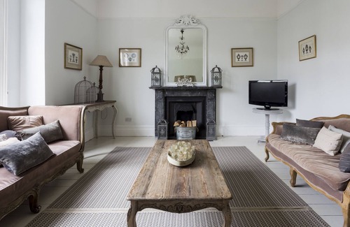 Streatham House | Luxury London Eight Bedroom Detached House in Streatham South West London