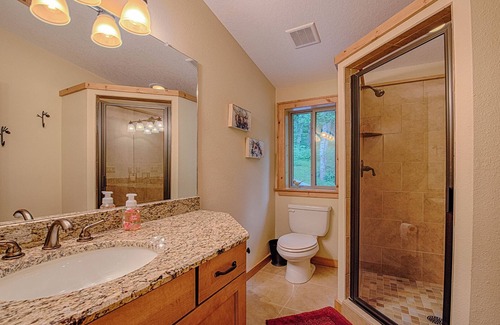 Maggie Valley Cabin | Luxury, Maggie Valley log cabin, with views, in breathtaking Smoky Mountains