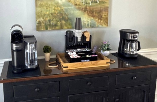 Chaplin House | Luxury Manor on Bourbon Trail 5 bdrm/4 bath, Pickleball, Hot Tub, Fitness Room