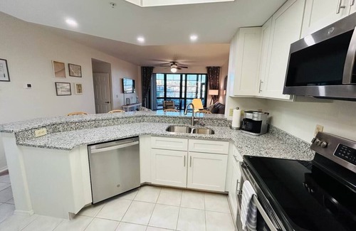 Burnt Store Marina Condo | Luxury Marina Condo Retreat