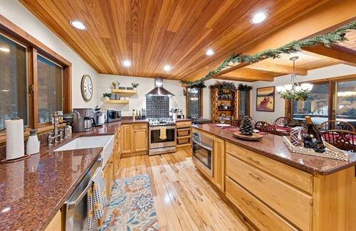 Wilmington House | Luxury meets Rustic- Beautiful Lodge 1.9 miles from Whiteface-EV charger