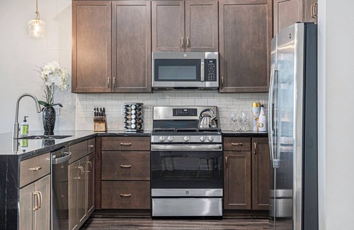 Dundee-Happy Hollow Historic District House | Luxury Midtown Townhome near UNMC